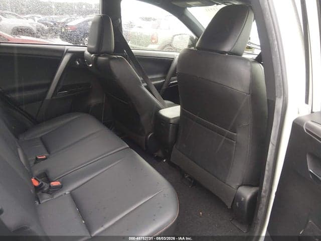 2017 TOYOTA RAV4 SE 8