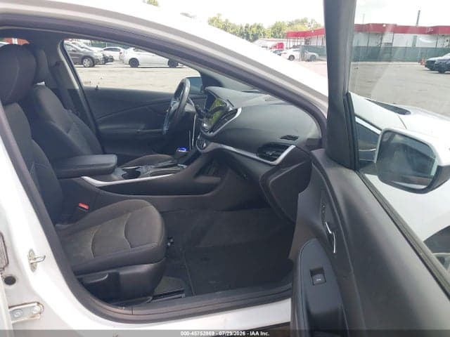 2017 CHEVROLET VOLT LT 5