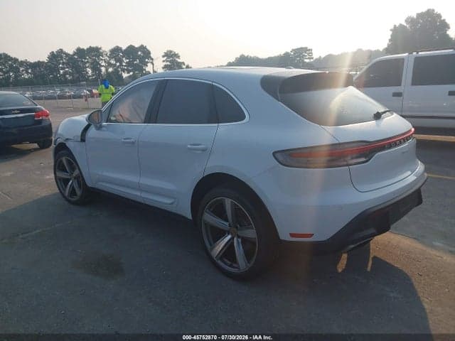 2024 PORSCHE MACAN T 3