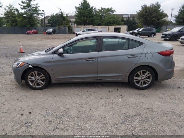 2017 HYUNDAI ELANTRA SE 14