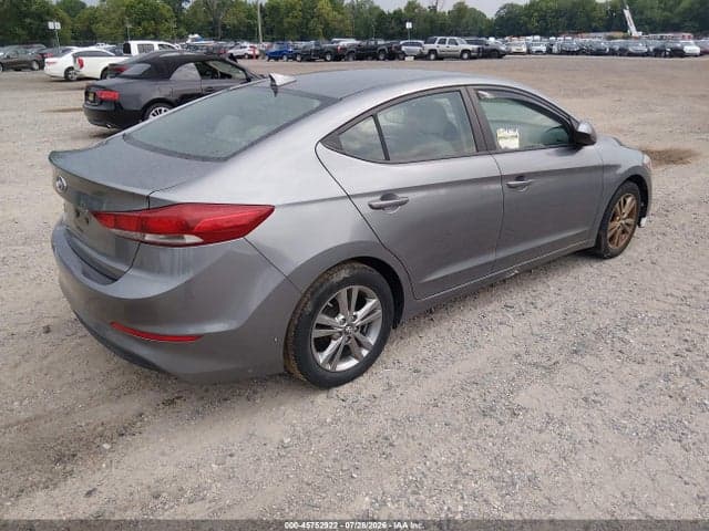 2017 HYUNDAI ELANTRA SE 4