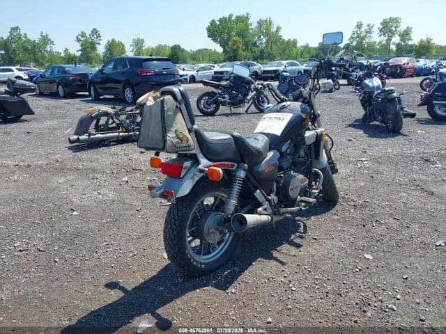 1984 HONDA VF700 C 4