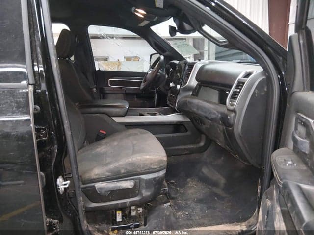 2025 RAM 3500 BIG HORN 4X4 8' BOX 5