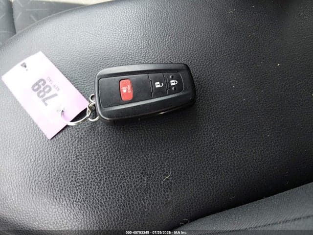 2021 TOYOTA RAV4 XLE 11