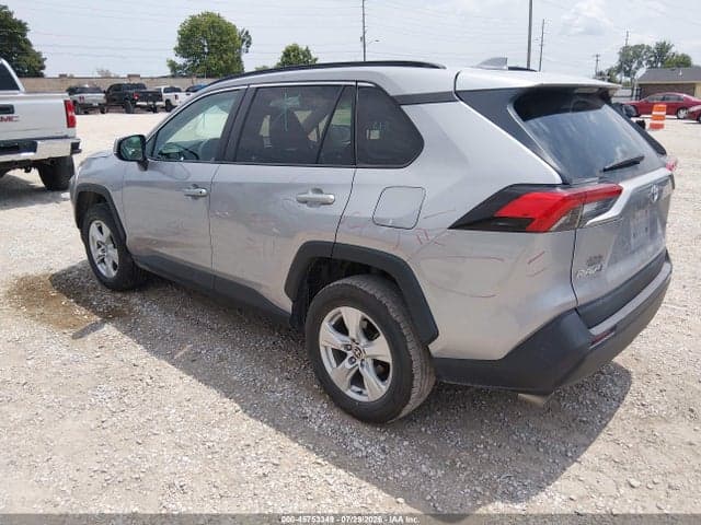 2021 TOYOTA RAV4 XLE 3