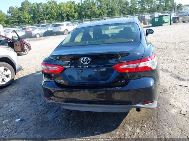 2018 TOYOTA CAMRY LE 16