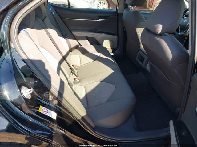 2018 TOYOTA CAMRY LE 8