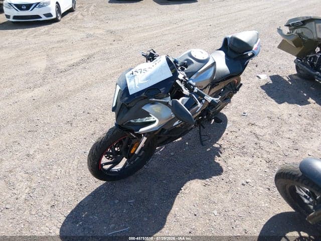 2023 CF MOTO 300SS 2