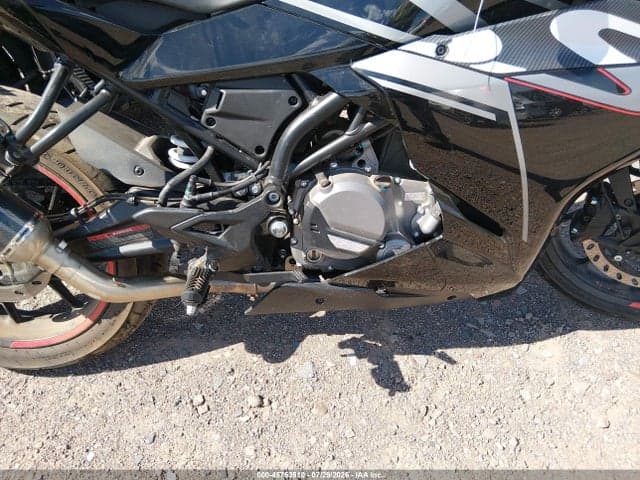 2023 CF MOTO 300SS 8
