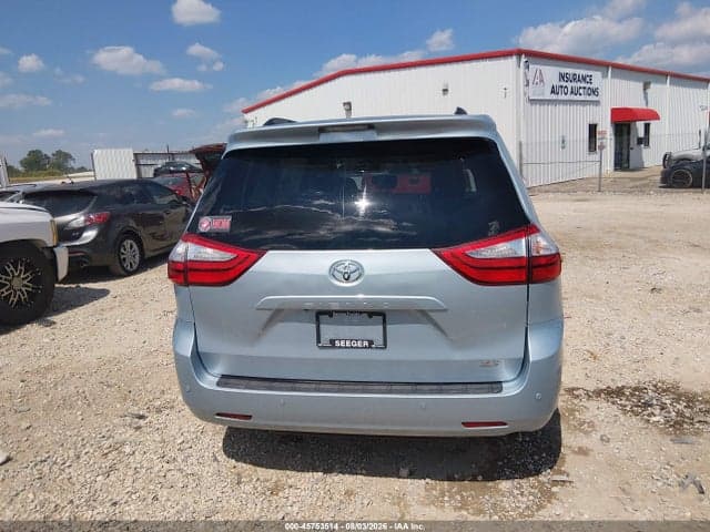 2017 TOYOTA SIENNA XLE 8 PASSENGER 16