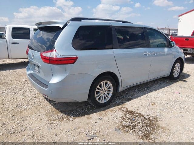 2017 TOYOTA SIENNA XLE 8 PASSENGER 4