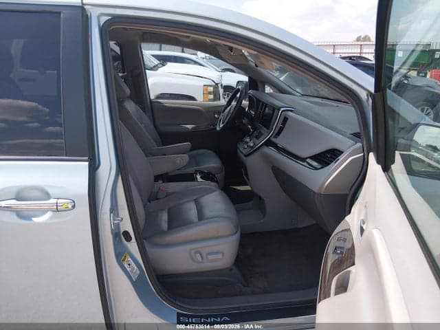 2017 TOYOTA SIENNA XLE 8 PASSENGER 5