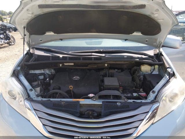 2017 TOYOTA SIENNA XLE 8 PASSENGER 10