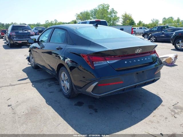 2026 HYUNDAI ELANTRA SE 3