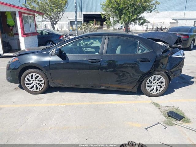 2018 TOYOTA COROLLA LE 16