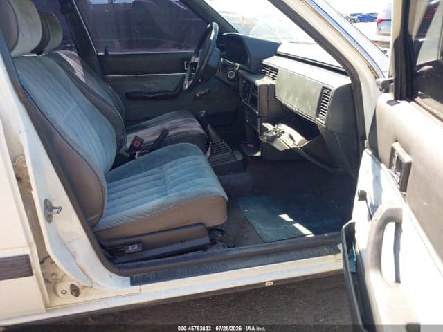 1985 TOYOTA CAMRY DLX 5