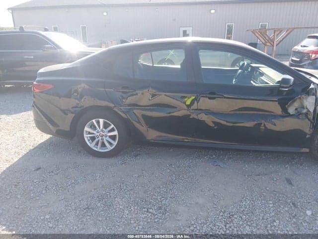 2025 TOYOTA CAMRY LE 17