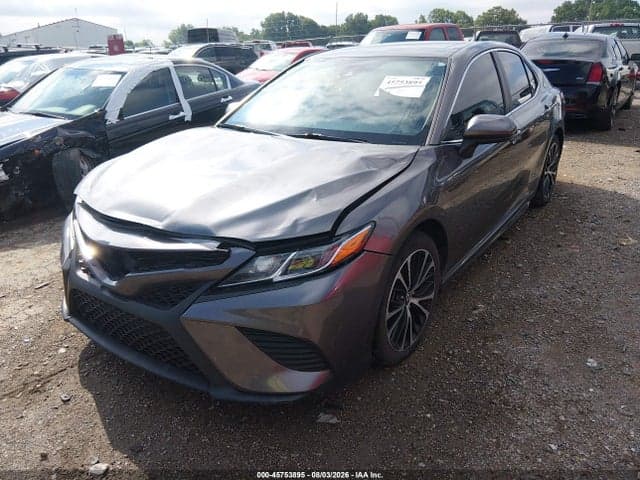 2018 TOYOTA CAMRY SE 2