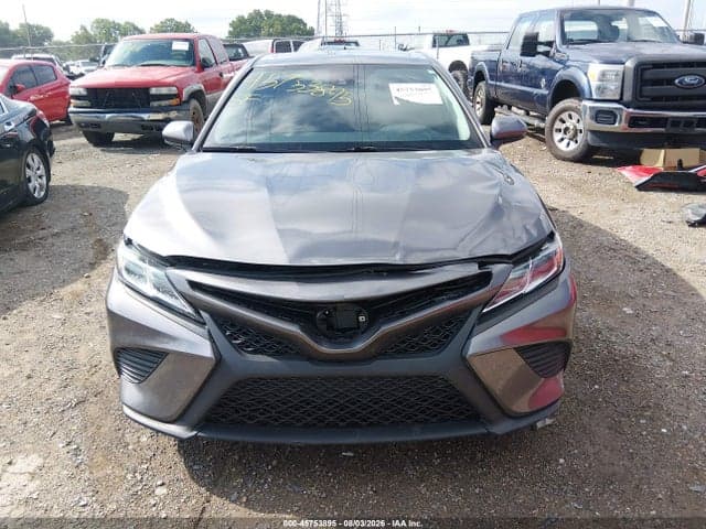 2018 TOYOTA CAMRY SE 12