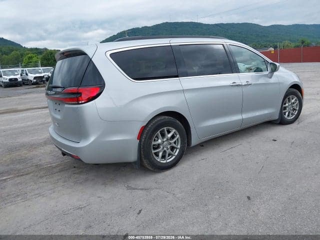 2022 CHRYSLER PACIFICA TOURING 4