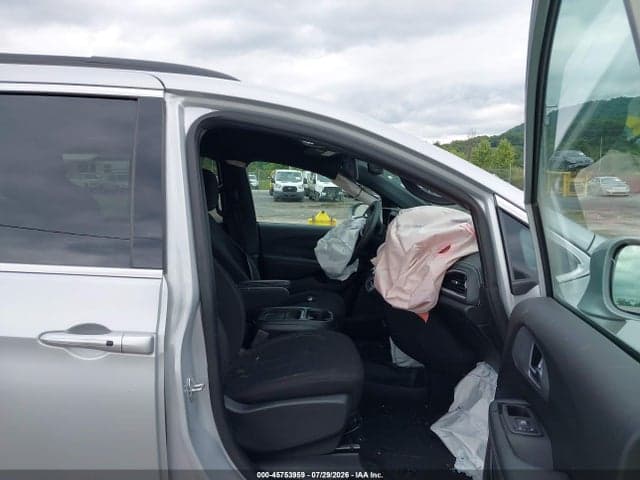 2022 CHRYSLER PACIFICA TOURING 5