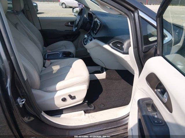 2017 CHRYSLER PACIFICA TOURING-L PLUS 5