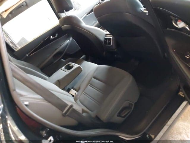 2017 KIA SORENTO 2.4L LX 8