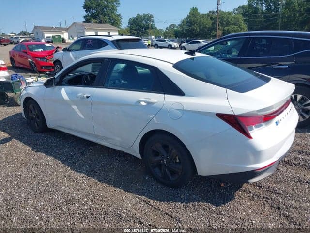 2022 HYUNDAI ELANTRA SEL 3