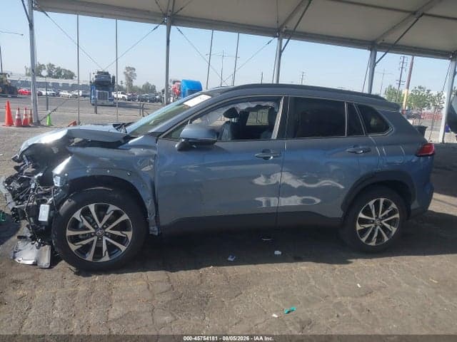 2024 TOYOTA COROLLA CROSS XLE 15