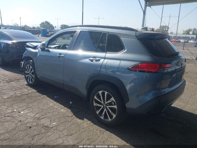 2024 TOYOTA COROLLA CROSS XLE 3