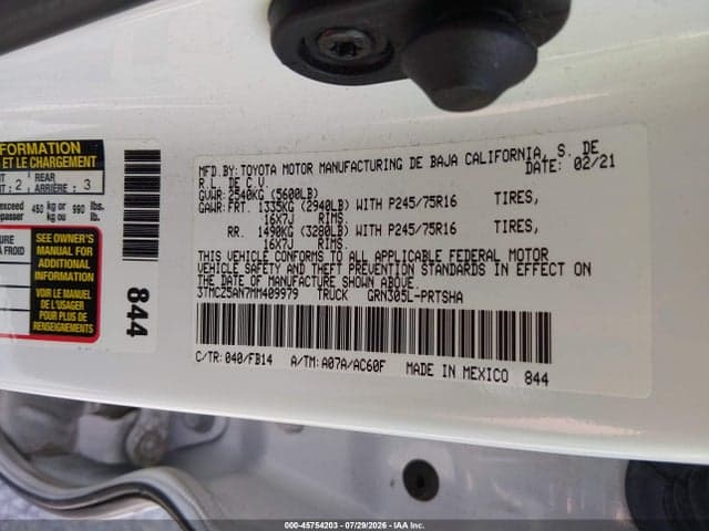 2021 TOYOTA TACOMA SR V6 9