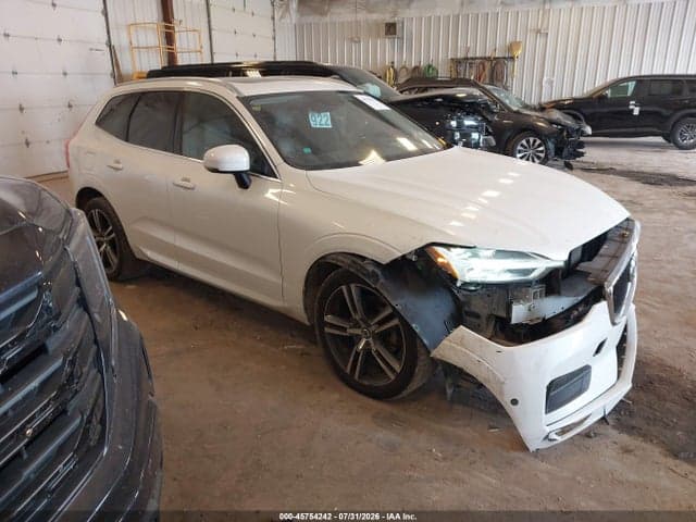 2018 VOLVO XC60 T5 MOMENTUM - 1