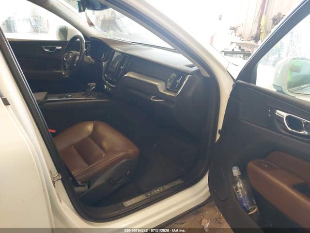 2018 VOLVO XC60 T5 MOMENTUM 5