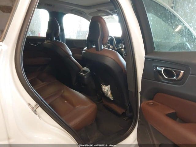 2018 VOLVO XC60 T5 MOMENTUM 8
