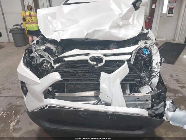 2025 TOYOTA RAV4 XLE PREMIUM 6