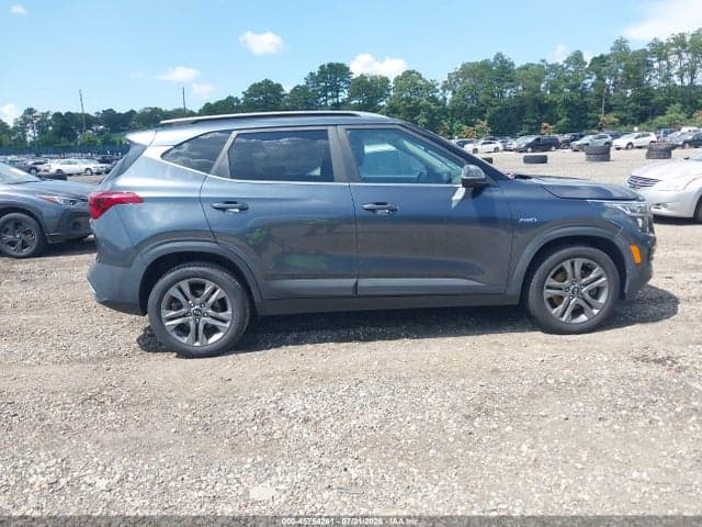 2021 KIA SELTOS S 13