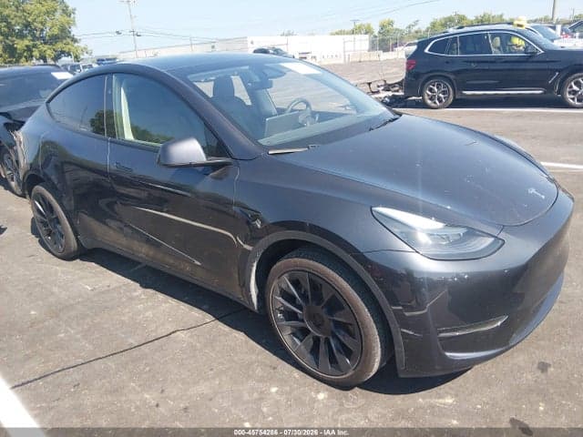 2024 TESLA MODEL Y 1
