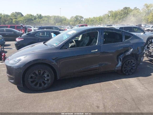 2024 TESLA MODEL Y 15