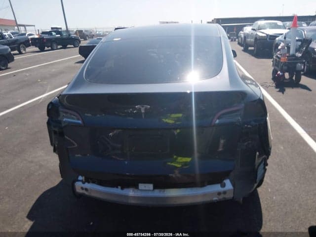 2024 TESLA MODEL Y 17