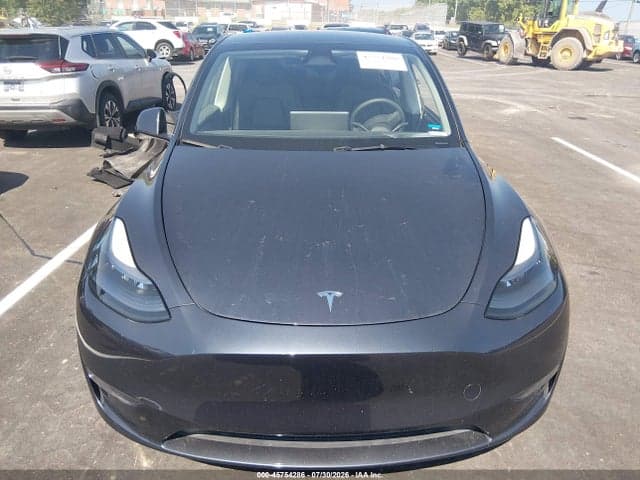 2024 TESLA MODEL Y 10