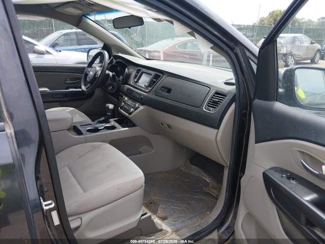 2020 KIA SEDONA LX 5