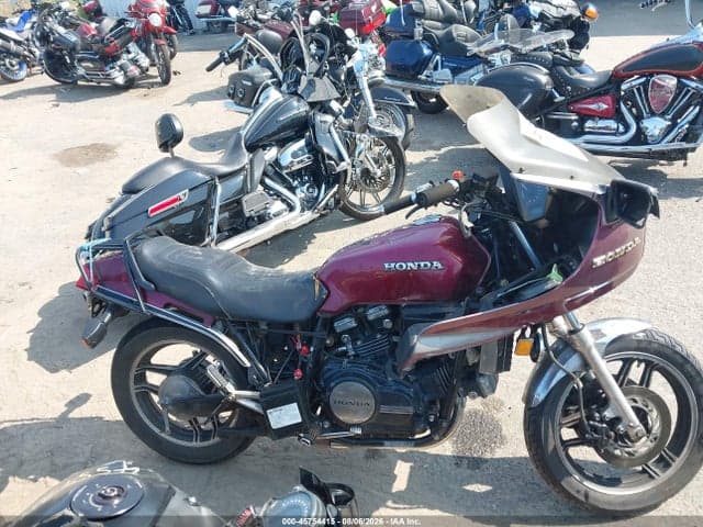 1983 HONDA VF750 S 12