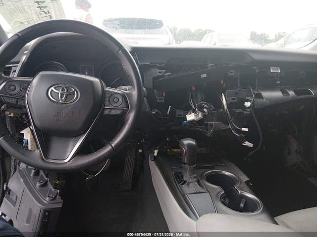 2021 TOYOTA CAMRY SE 6