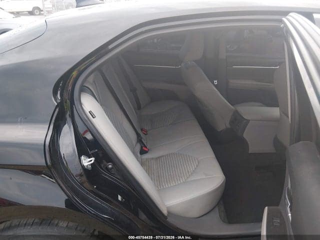 2021 TOYOTA CAMRY SE 8