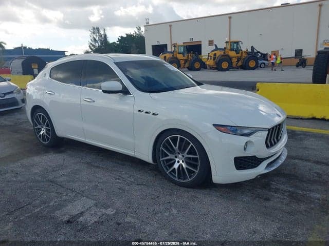2017 MASERATI GRANTURISMO 1
