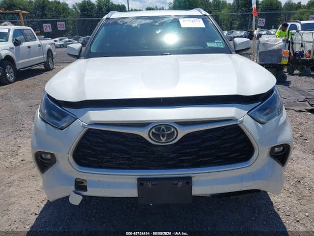 2021 TOYOTA HIGHLANDER XLE 13