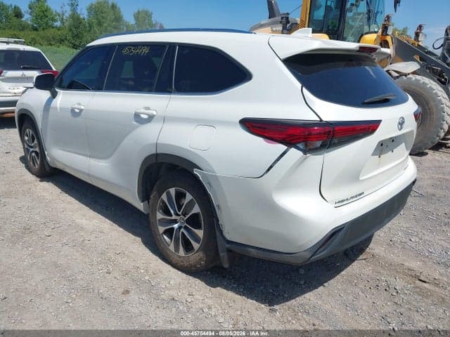 2021 TOYOTA HIGHLANDER XLE 3