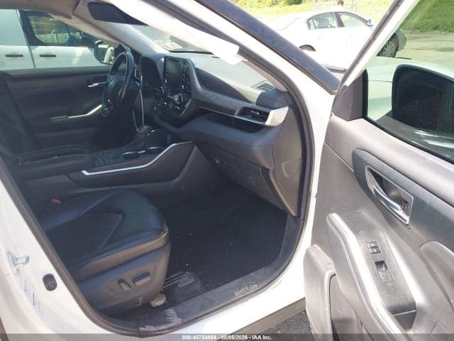 2021 TOYOTA HIGHLANDER XLE 5