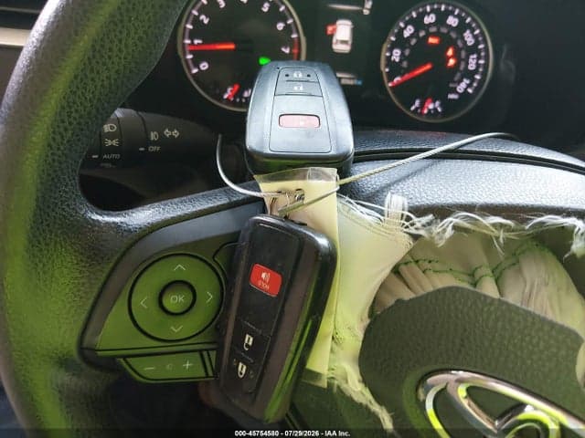 2019 TOYOTA RAV4 XLE 11