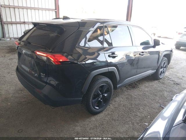 2019 TOYOTA RAV4 XLE 4